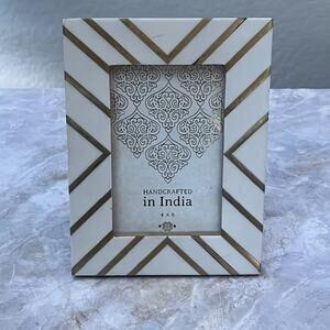 White & Gold Picture Frame Fits 4 x 6 Photos Handcrafted In India